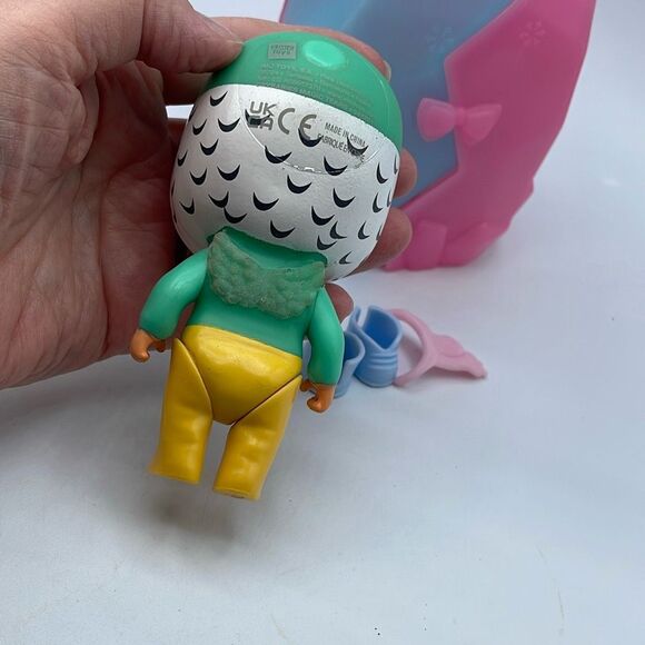 Cry Baby Icy World in case with shoes, bottle & crown - Picture 8 of 11